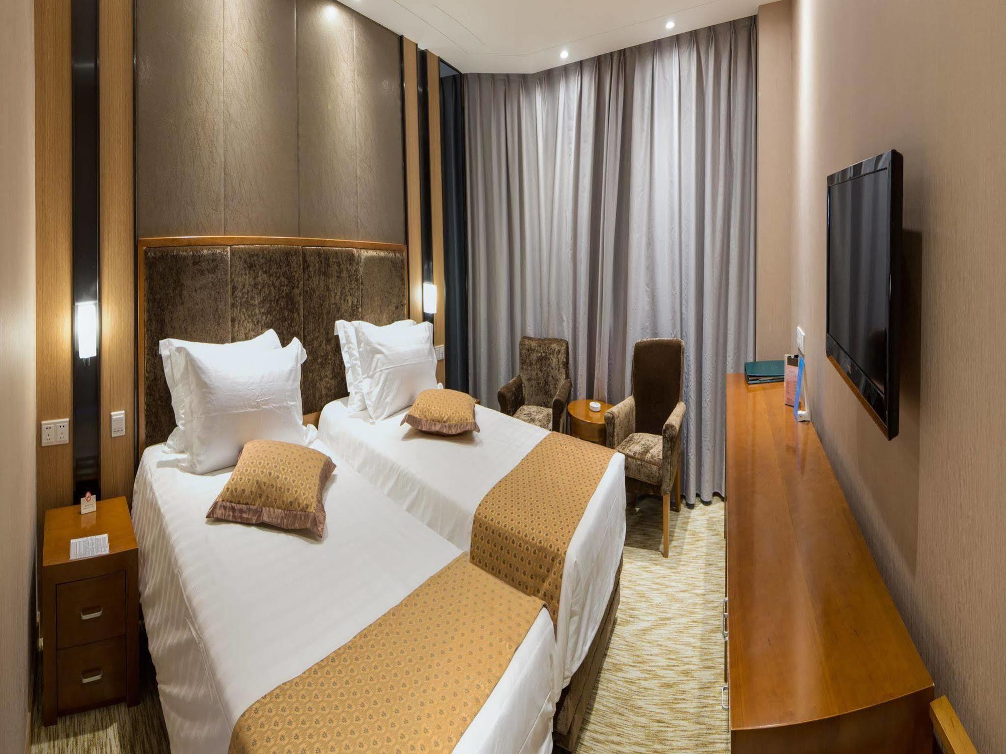 Pearl 3* Shanghai
